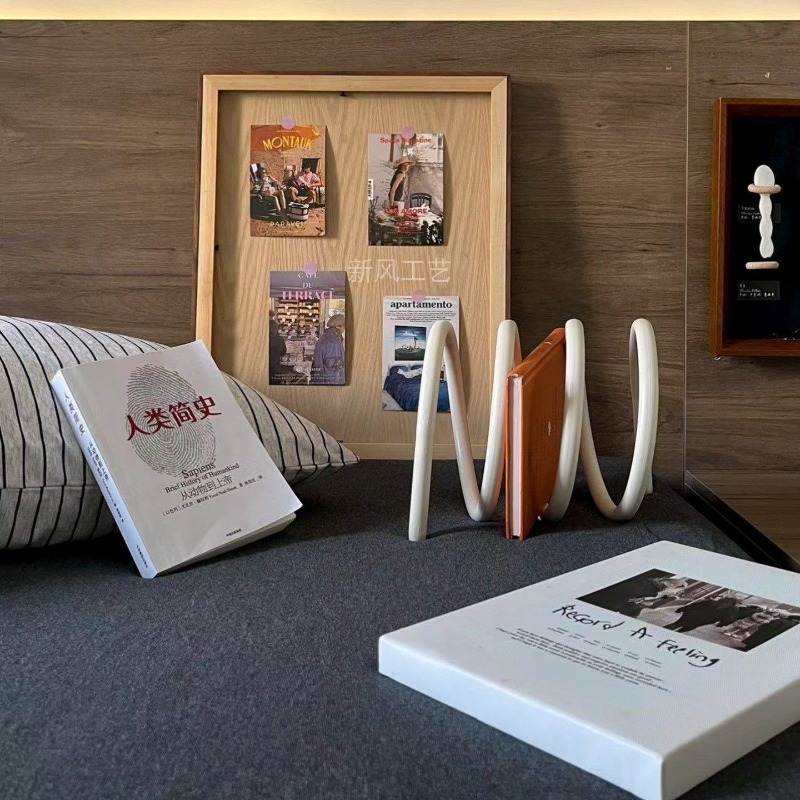 Porte-revues en métal minimali - Home Decor Magazine avis et prix